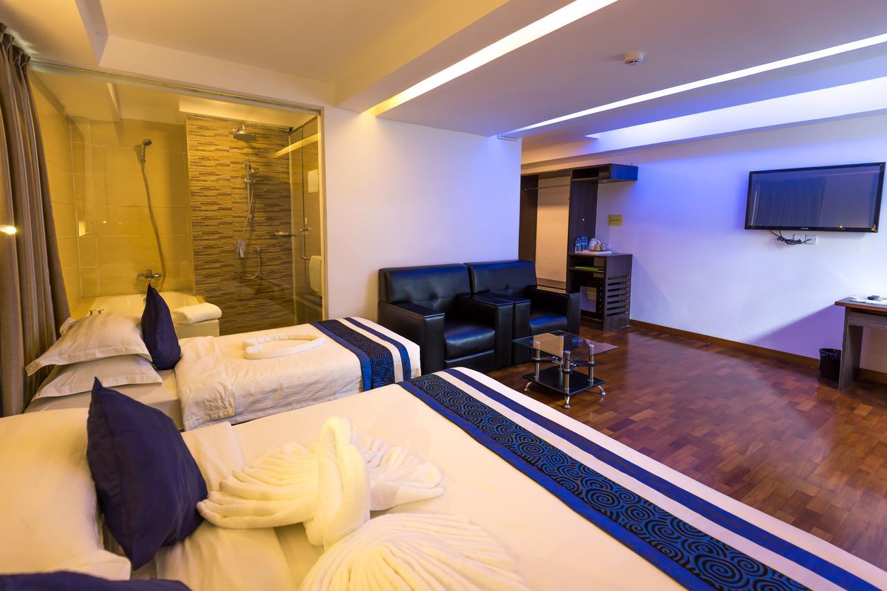 Sky View Hotel Янгон Екстериор снимка