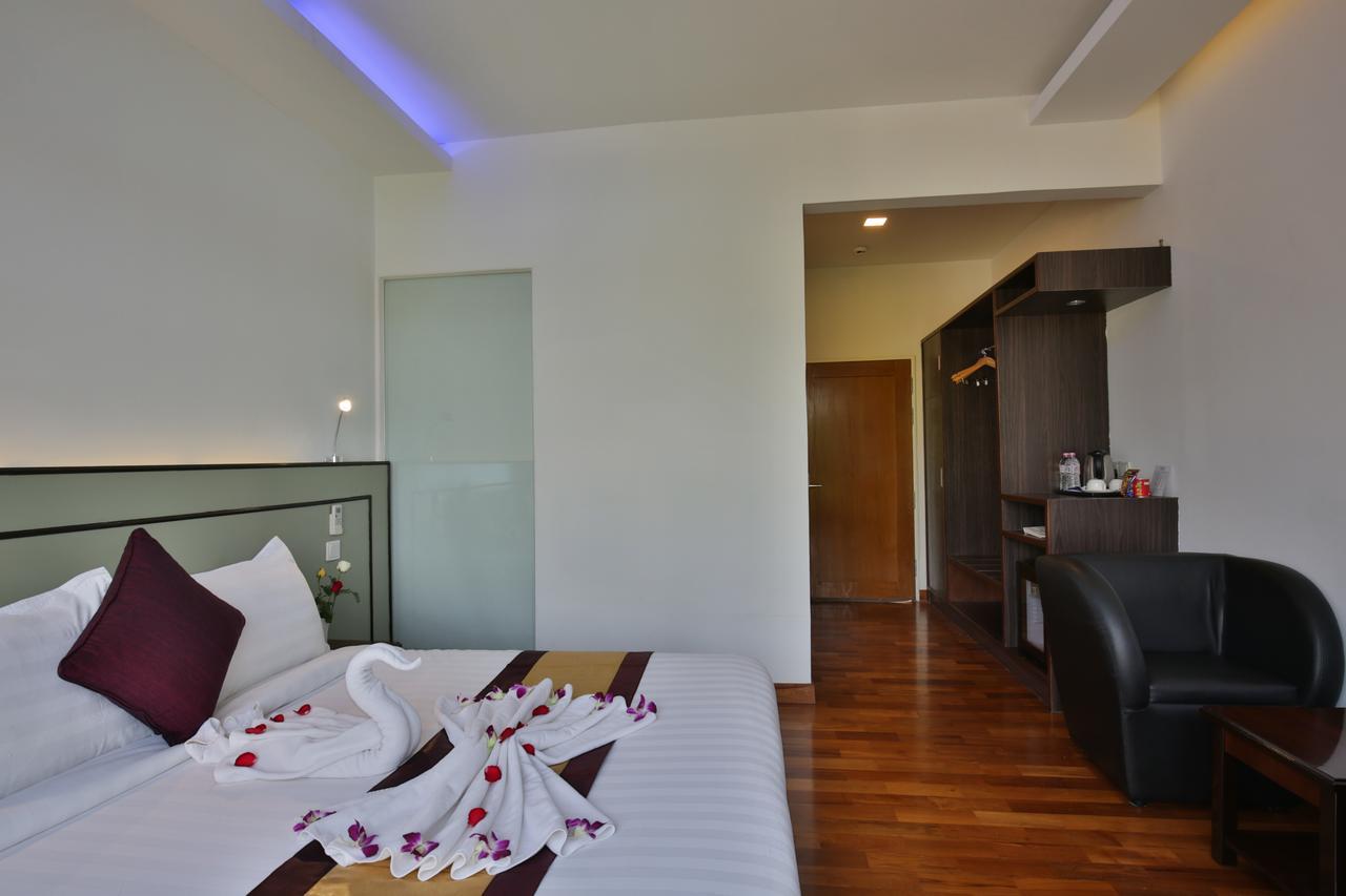 Sky View Hotel Янгон Екстериор снимка