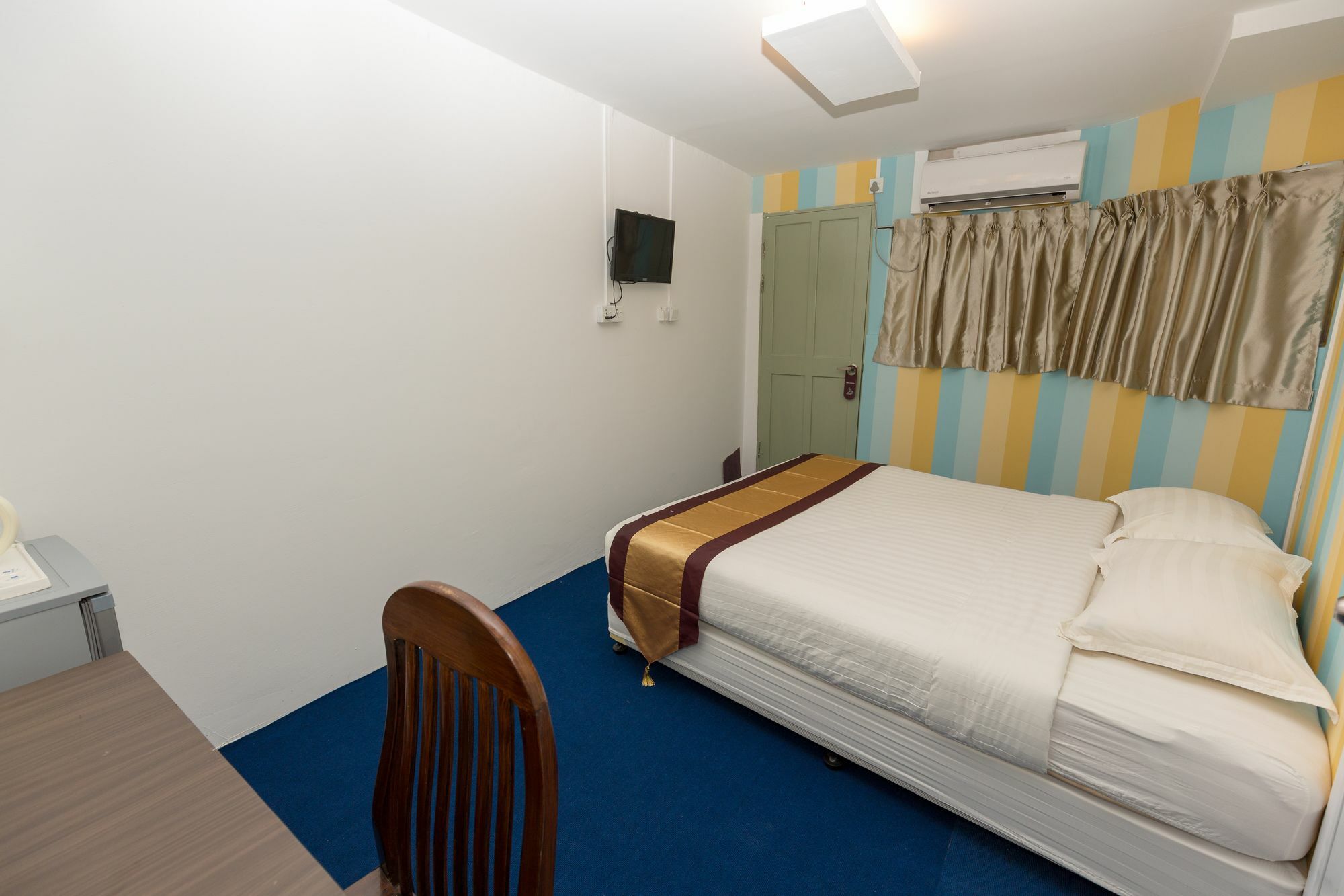 Sky View Hotel Янгон Екстериор снимка